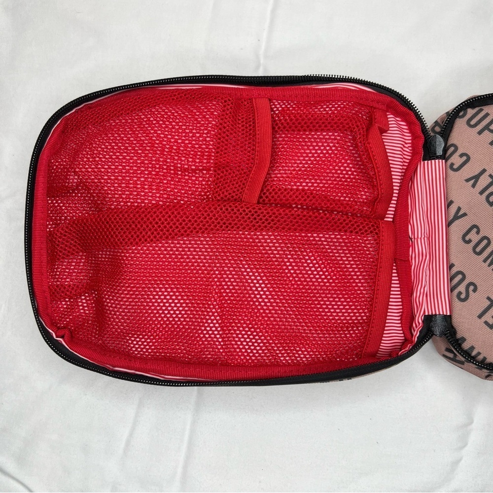 Herschel Chapter Connect Travel Kit - Picture 11 of 16